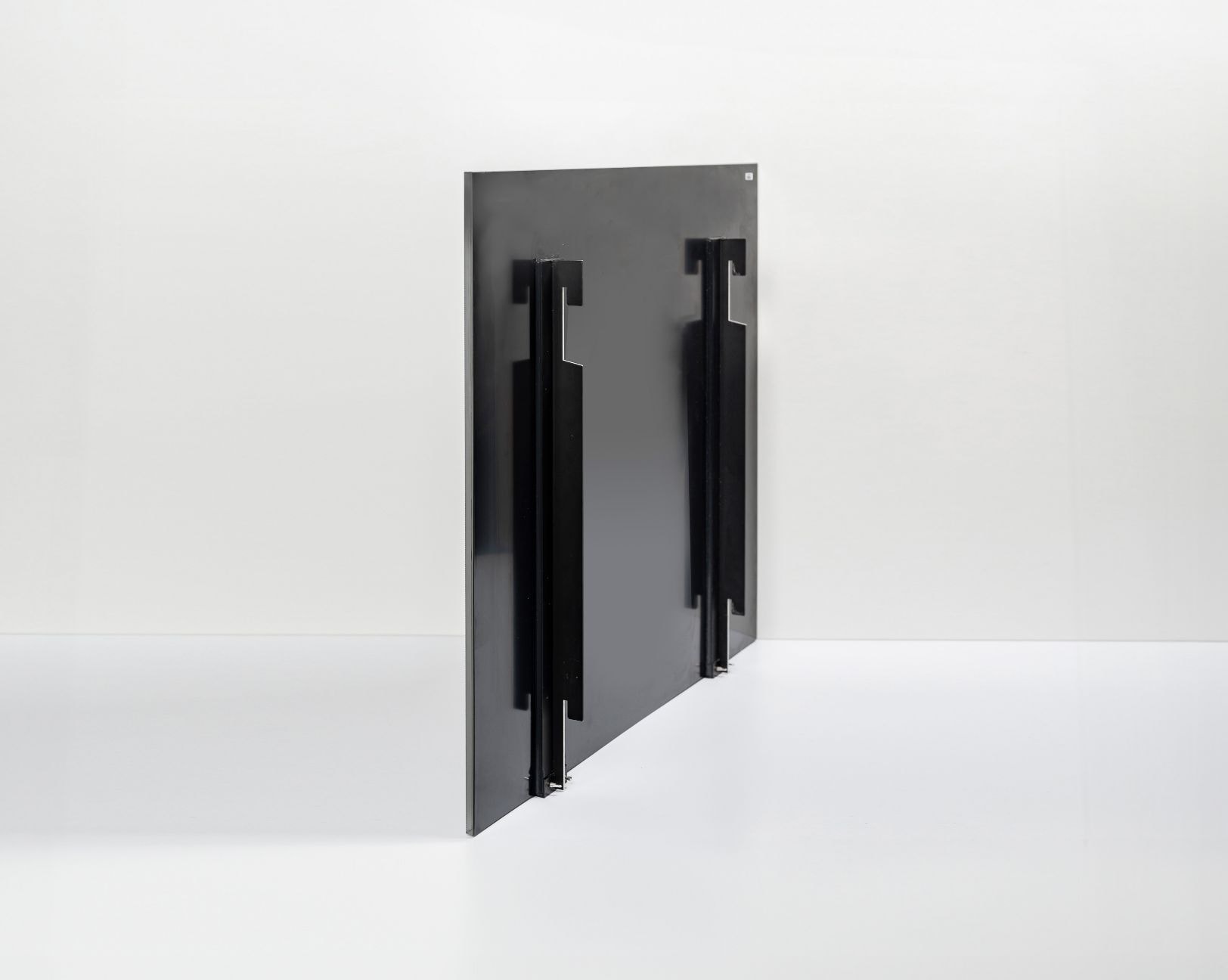 image of backrail shown on photonwall facade.